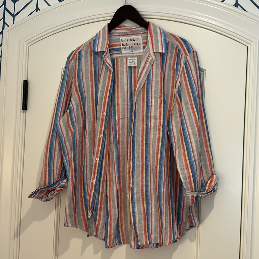 Frank and Eileen size large. Great condition striped shirt.